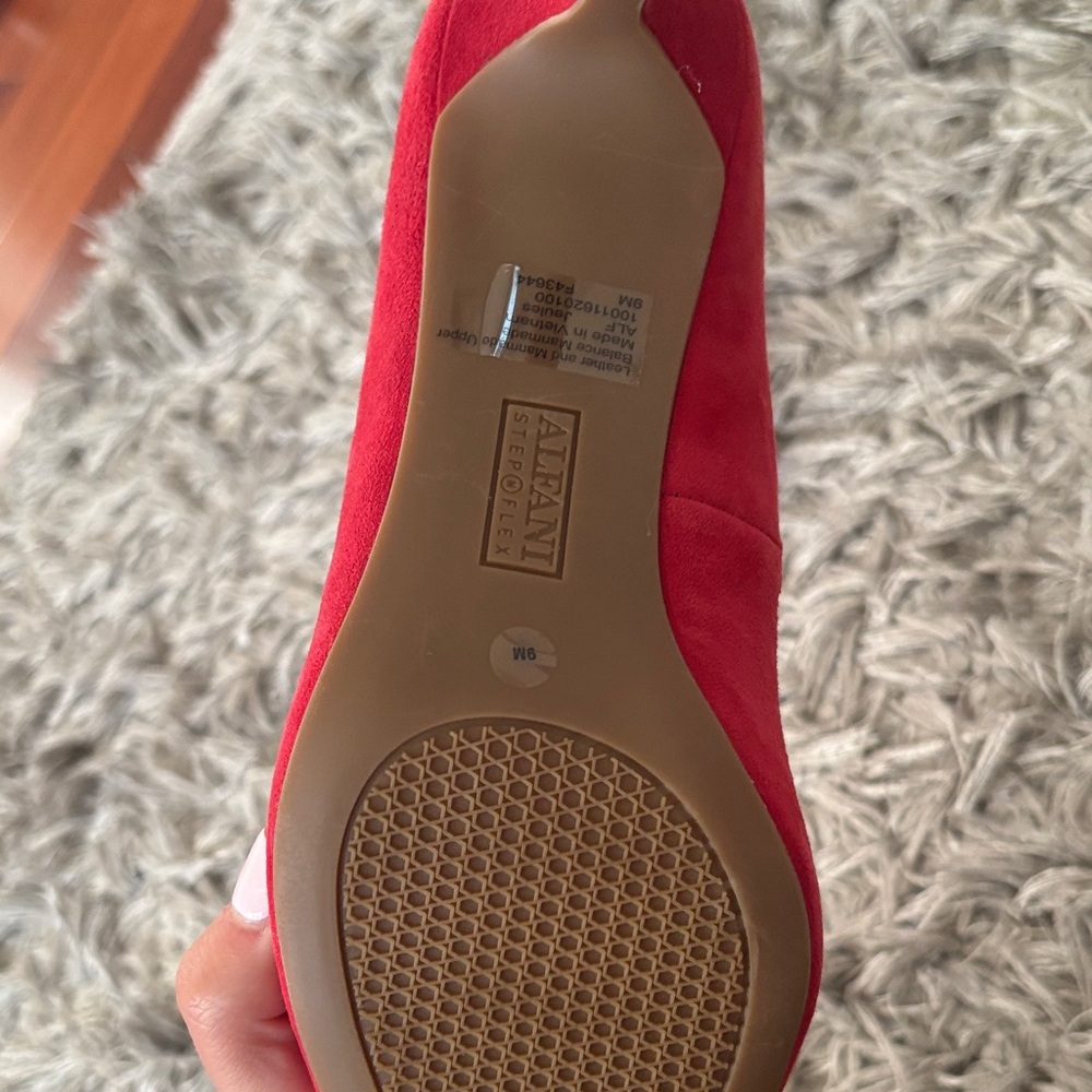 Alfani Red Women's Pumps - Picture 3 of 7